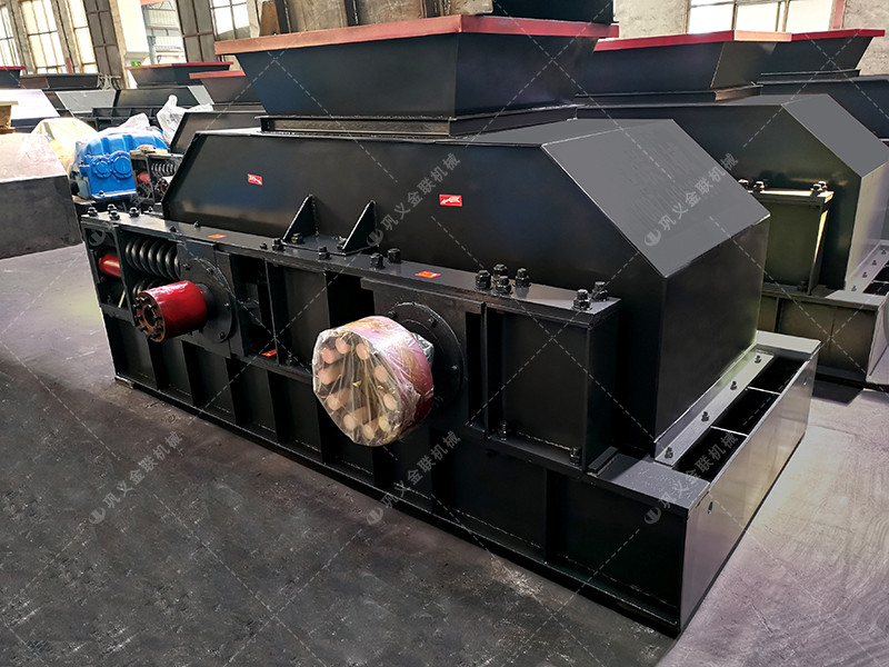 2PGY1208半自動(dòng)液壓對(duì)輥破碎機(jī)發(fā)貨 發(fā)往吉林