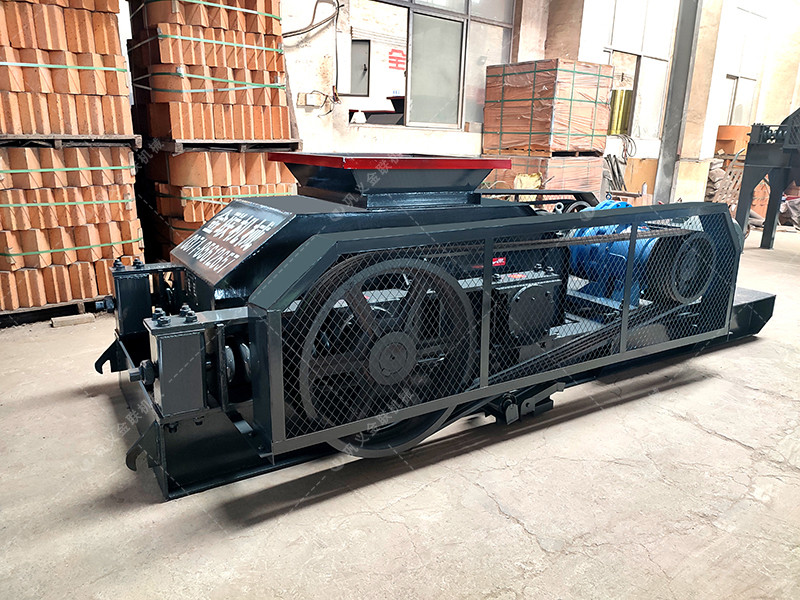 2PG610*400對輥破碎機(jī)發(fā)往湖北破碎鵝卵石