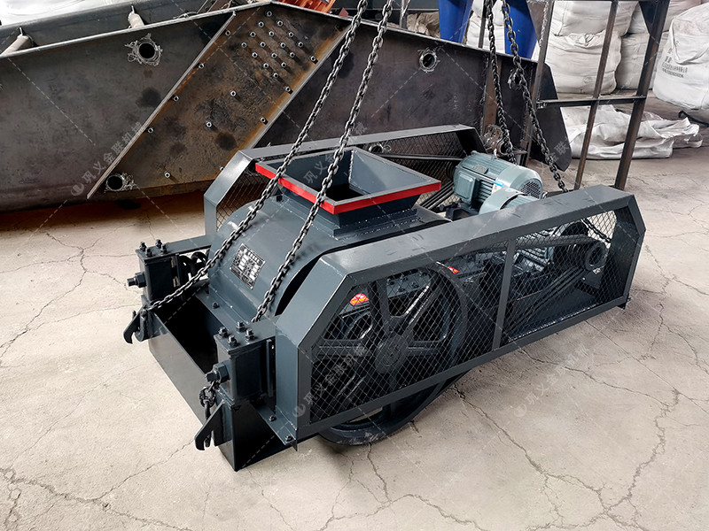 2PG250*250小型對輥破碎機和64輥皮發(fā)貨圖片 2PG250*250小型對輥破碎機和64輥皮發(fā)貨圖片