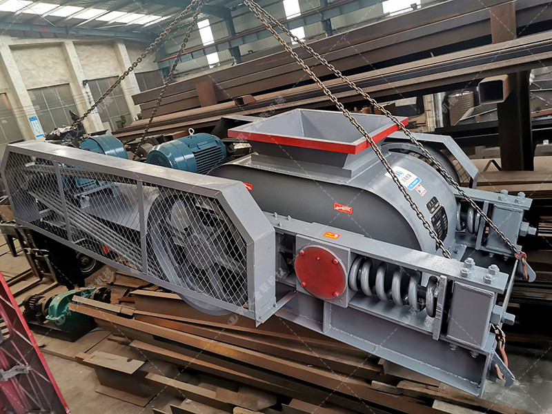 2臺雙齒輥破碎機(jī)發(fā)貨現(xiàn)場圖片_發(fā)往新疆_破碎原煤