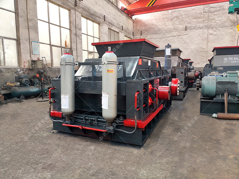 2PG1208型液壓直聯(lián)對輥破碎機(jī)設(shè)備發(fā)貨圖片